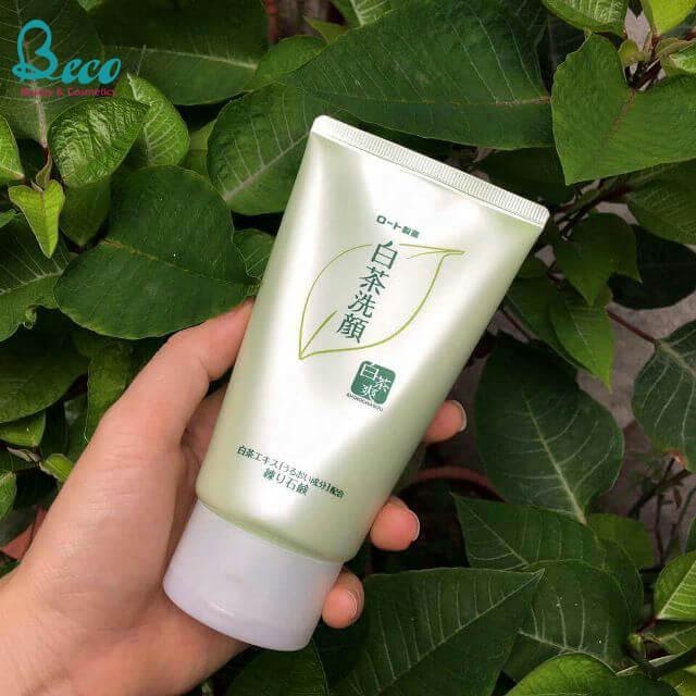 Review Sữa rửa mặt trị mụn của Nhật Shirochasou White Tea Face Wash