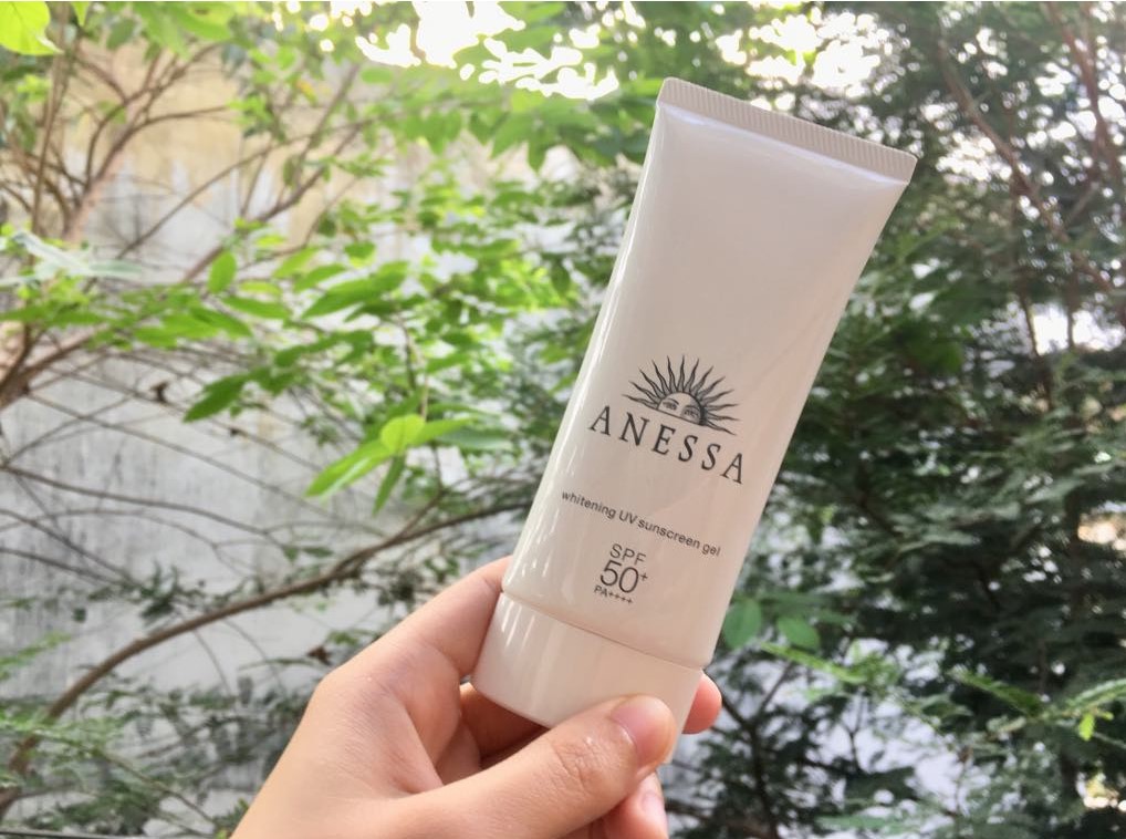 Review Kem chống nắng dưỡng trắng da mặt Anessa Shiseido Whitening UV Sunscreen Gel SPF50+ PA++++