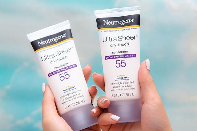 Review Kem chống nắng hóa học Neutrogena Ultra Sheer Dry-Touch Sunscreen Broad Spectrum SPF 55