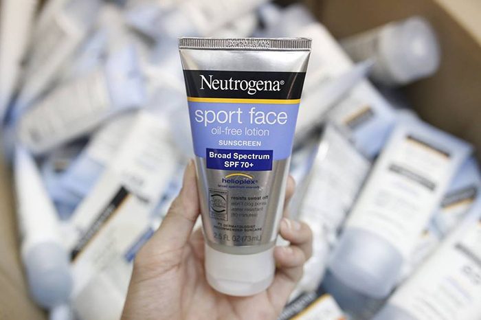 Review kem chống nắng cho nam chơi thể thao neutrogena sport face oil free lotion spf70