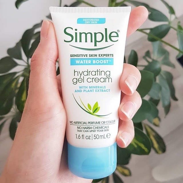 Review Kem dưỡng ẩm cho tuổi dậy thì Simple Water Boost Hydrating Gel Cream